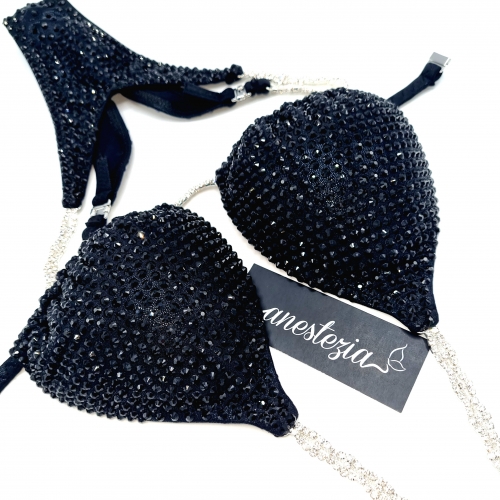 Black Dream STOCK  Sujetador C (Triángulo Slider)  Braguita Xs (V frontal, corte trasero estilo Mini X Pro).